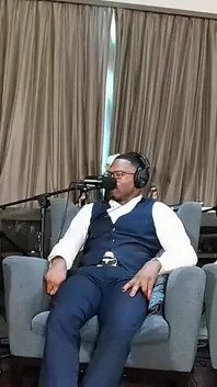 Hiburan dewasa bercakap di sofa dengan Katie Kush, Jamie Knox dan Mrflourish Podcast Asherclantv