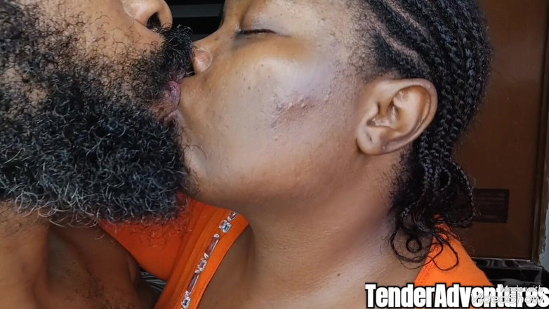 Mara Exotic: Schlampiger blowjob und tiefe enden in doggystyle -mara exotisch