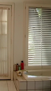 Beauté Exotique Jeune Fille Chevauche Un Gros Sexe À La Recherche D’un Orgasme Intense