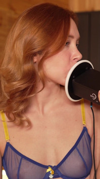 Sexy asmr lamiendo oreja y mamada