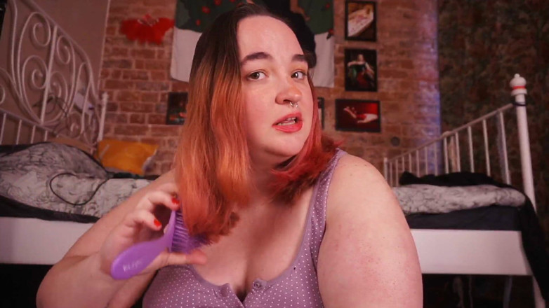 AssGives: Ik kam mijn haar