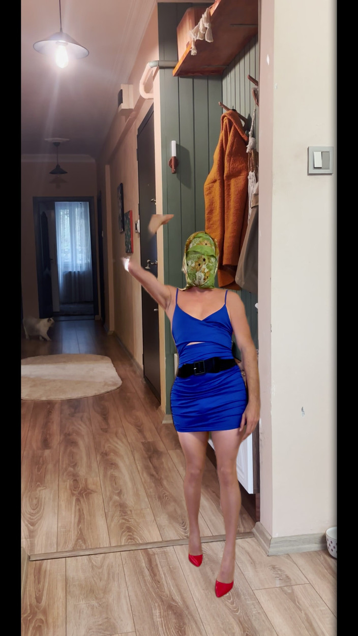 cd_aysemmm: Різдвяна сукня моєї дуже короткої мачухи дуже сексуальна.