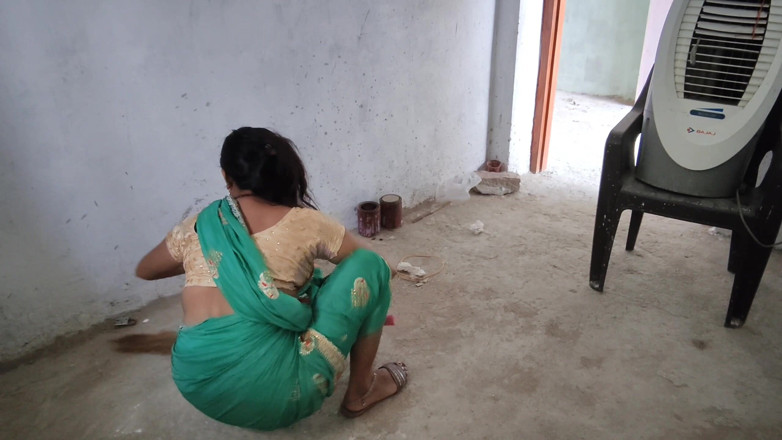 Biharisonam: Stepsister-in-law Was Wearing a Saree and Was Wearing a Broom...