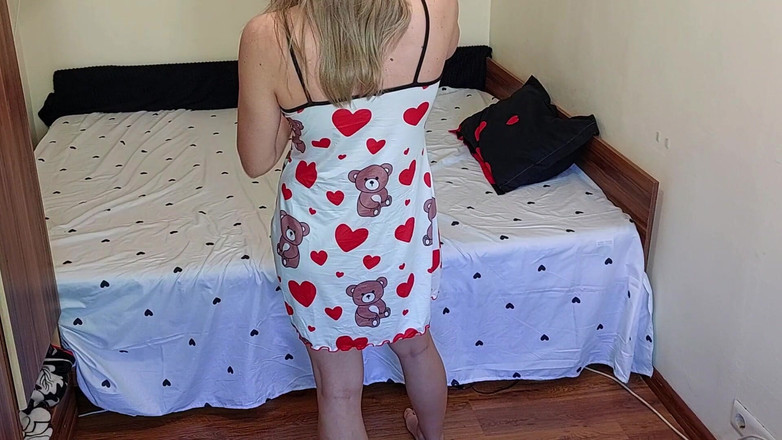 Venus and rider: Stepdad Mistaken Stepdaughter with His Wife and Creampie Her Wet...