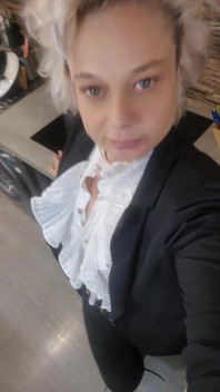 こんにちは、あなたは私の服が好きです