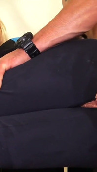 styvsyster är nöjd med sin första anal