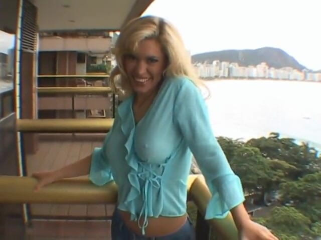 Outdoor pervs: Pegando maduras solitárias de férias que estão desejando pau grande
