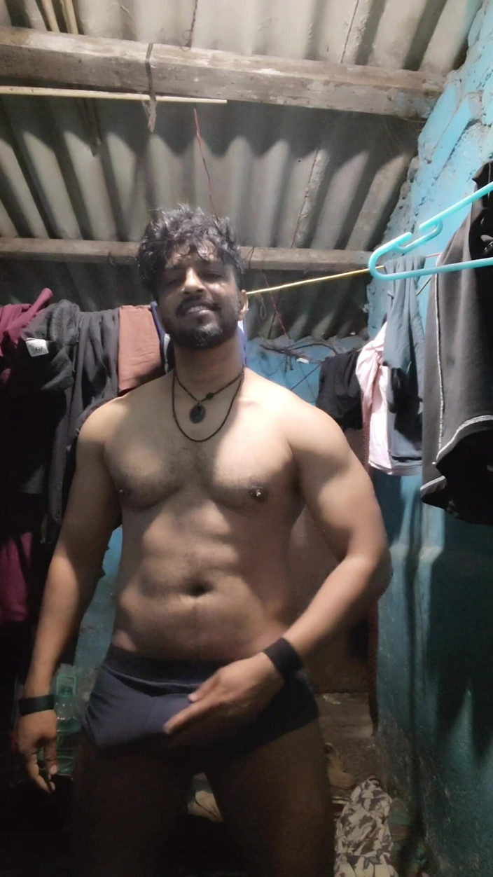 Mastkalandar: Desi Hunk Solo Mastrubution