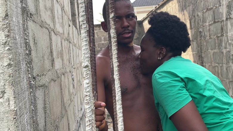 Creamyshuga: Baksidan av byggnaden till hennes flickvän