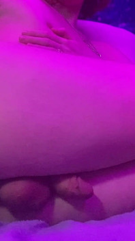 Zrzka Teen Twink šuká zadek s robertkem a cums handsfree