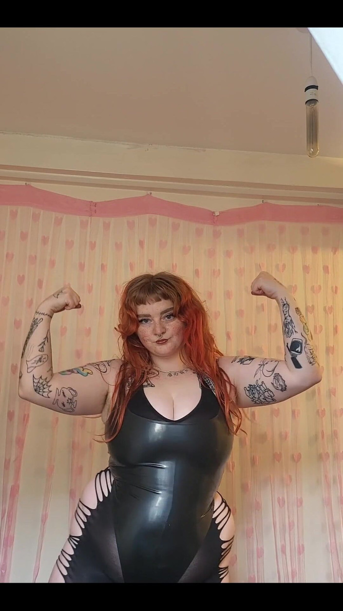 Bunny Royle: Wiggle Wiggle. Adakah Awak Suka Melihat Saya Dalam Badan Lateks...