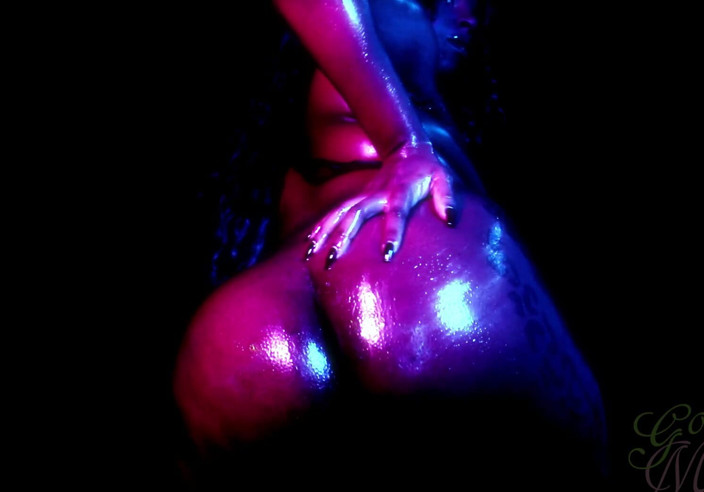 Goddess Marley: Neon tłusty tyłek
