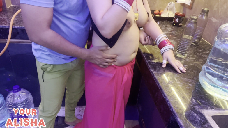 Your Alisha: Tante tetangga yang lagi sange pengen banget memeknya dientot kontol...