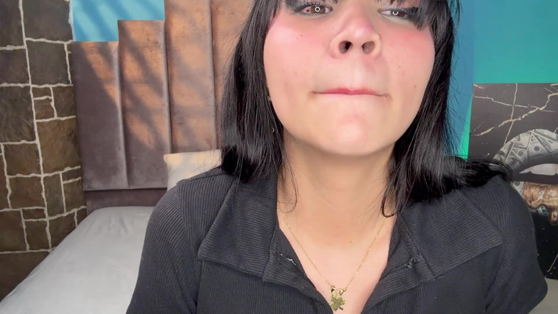 Angellkink: Pongo brillo en mis labios
