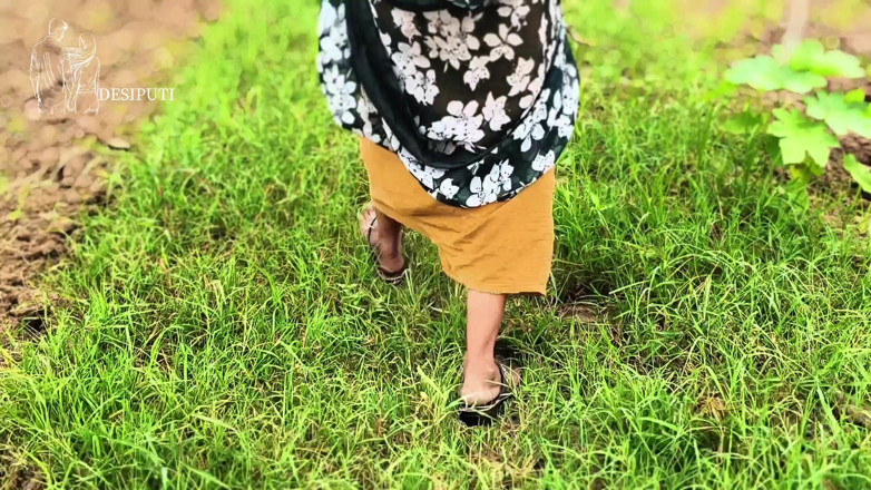 Desiputi7516: Desi Hot Bhabhi Outdoor Sex Video with Hindi Audio XXX...