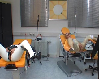 Rubber & Clinic Studio - 1ATOYS: Джина блондинка трахається в дупу з гумовим членом