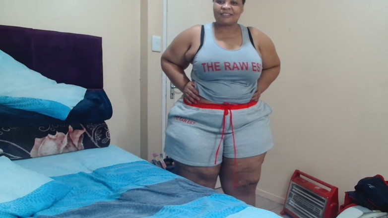 Legendary Booty Overdose: สาวผิวดํา SSBBW รุ่นแม่น่าเย็ดเปลื้องผ้าและบําเรอตูด