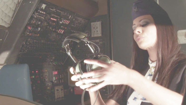 Pervy Studio: Бортпровідники мають груповий секс