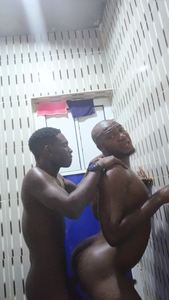 yomiangels1aa: Sto facendo sborrare la mia ultima bambina