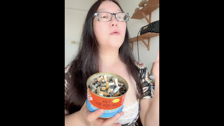 Smoking Asian: Darkside Smoking Asia: Kemajuan Penapis Rokok Kotor + Striptis