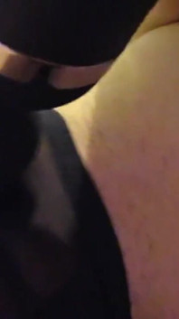 Seksowny MILF łechtaczka orgazm przez majtki z pomocą wibratora ..