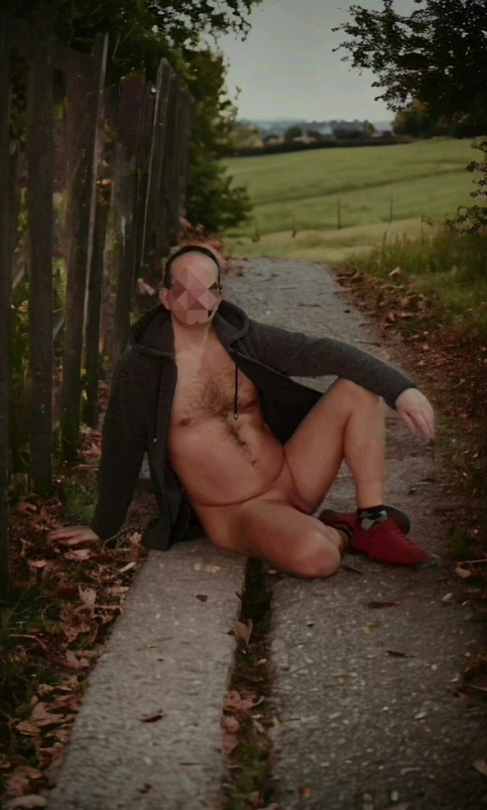 MaleModel: Prezentace obrázků - Nahá na veřejnosti