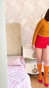 Velma fode o pervertido que estava nela