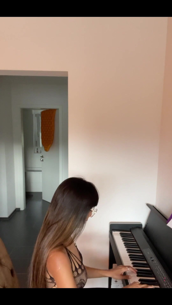 DaringKiara: 내 피아노 선생님을 유혹할 수 있다고 생각하시나요?