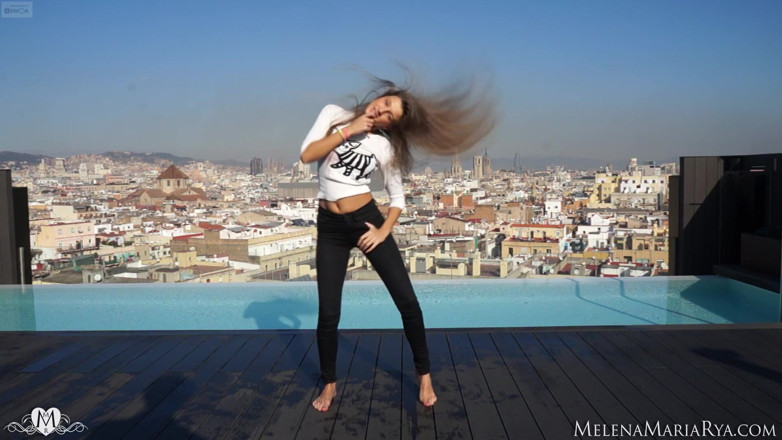 Melena Tara: Baile sexy por Melena Maria Rya