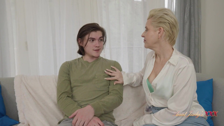 Aunt Judy's XXX: Ajudysxxx - zralá MILF terapeutka Bobbi Shay pomáhá jejímu osamělímu pacientovi