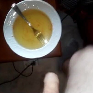 Sex hub male: John chčije na dva talíře