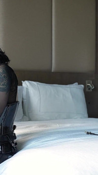 Dominação feminina pegging em castidade - incêndio criminoso Leigh