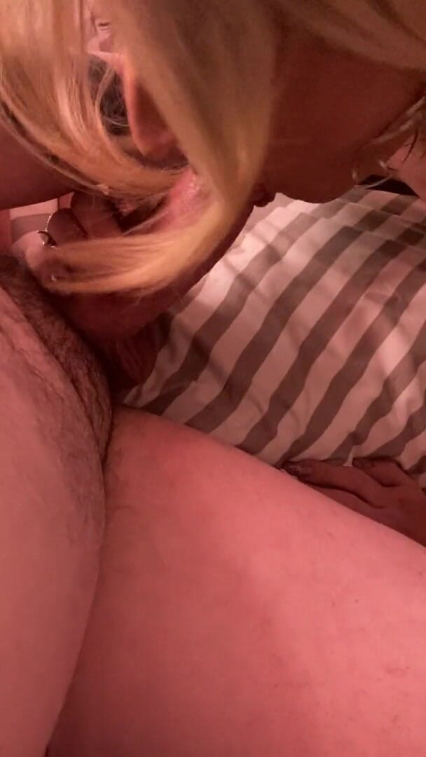 KylieKissesXXX: KylieKissesXXX pompino grosso cazzo