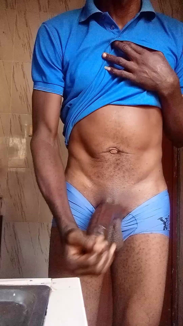 Londiq boys: Kontol besar Afrika ditampilkan di depan umum dan muncrat