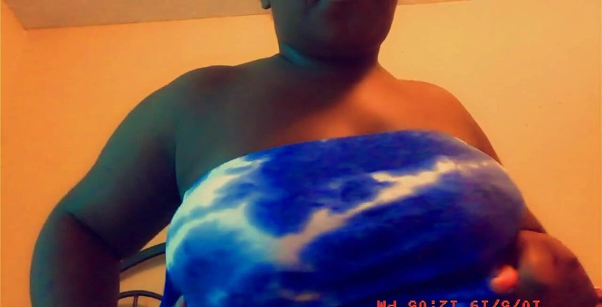 Juicy the houdini: Non gioco con le mie tette tanto dovrei fare di...