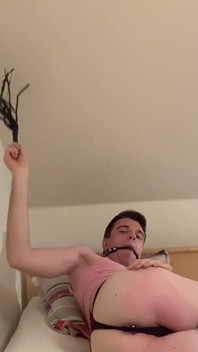 BDSM endet in einem cumshot - twink Gryiia