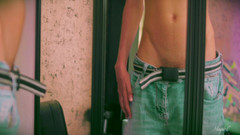 Magic C: Zrcadlo, Zrcadlo na zdi. Kdo je nejhezčí hubený Twink ze...