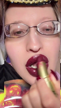 Des lunettes pressées sur ton front - asmr dans mon clip de femme par findom goaldigger