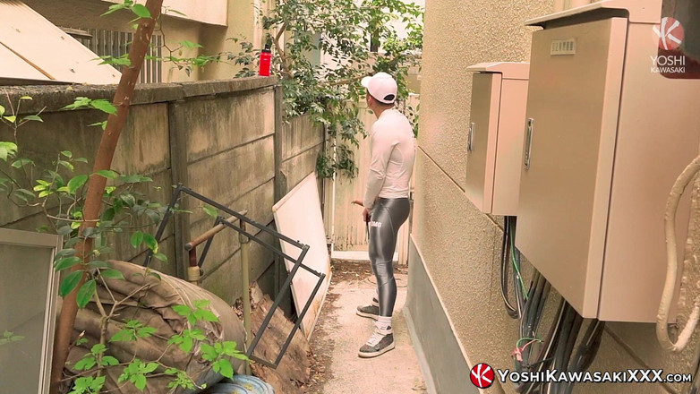 Yoshi Kawasaki XXX: Yoshikawasakixxx - yoshi kawasaki lagi asik mamerin memeknya di luar ruangan