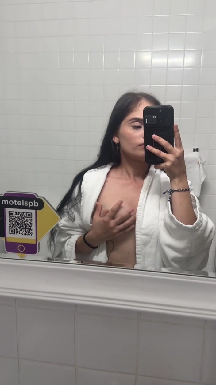 LuchCrush: Nevlastní matka si hraje se svou nevlastní dcerou
