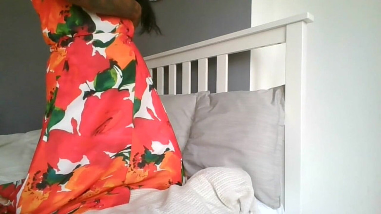 BabeXX69XX Asian MILF: Чорний член поклоняється йому і трахає його хх