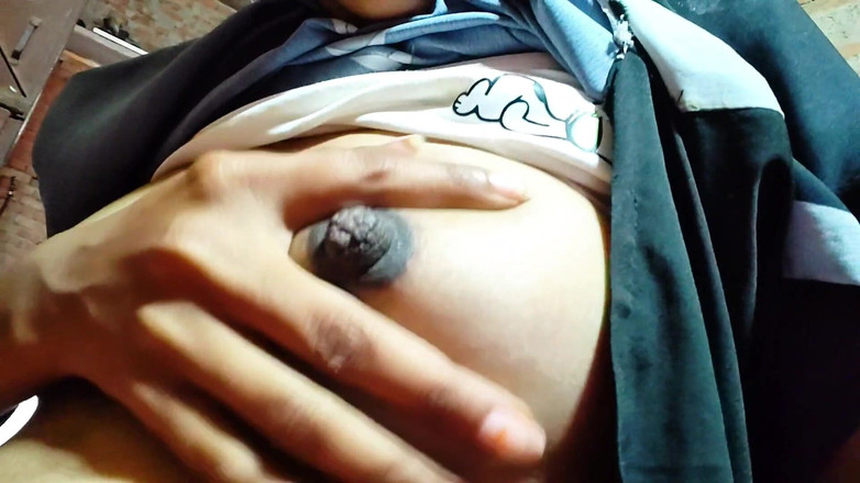 Shivanibaby: 밤에 내 입에 그의 성기를 넣는 의붓딸