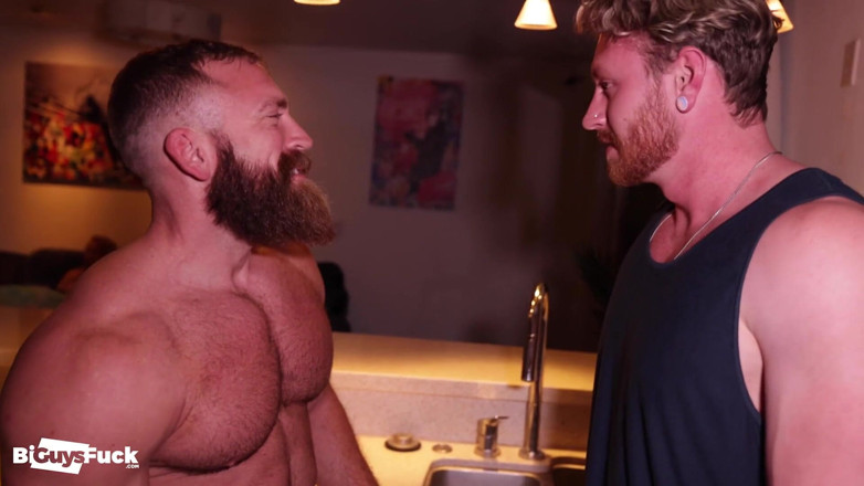 Bi Guys Fuck: Trio secret bisexuel