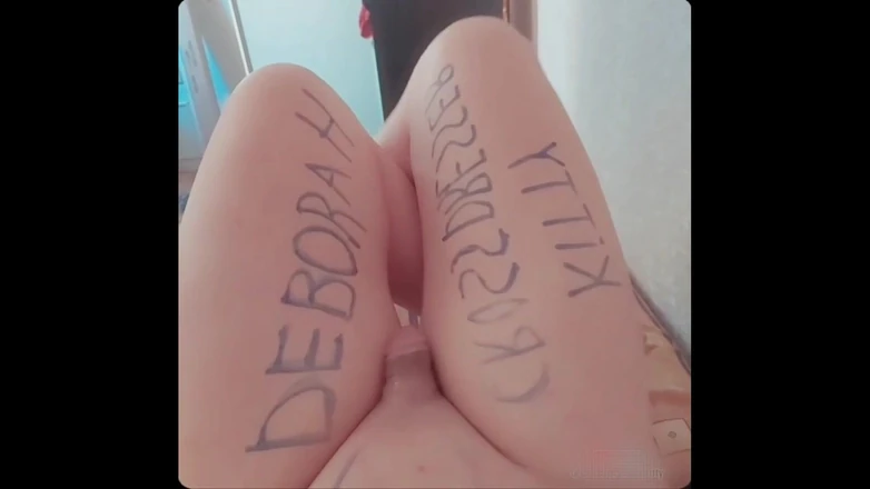 Kitty_Cross: Model femboy dengan pantat bahenol lagi asik muasin pantat bahenolnya...