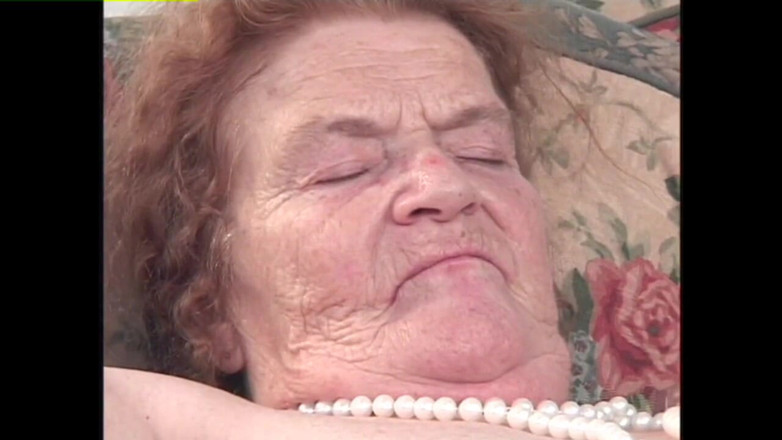 Heatwave Porn: Ma belle-mère est une pute, partie 4