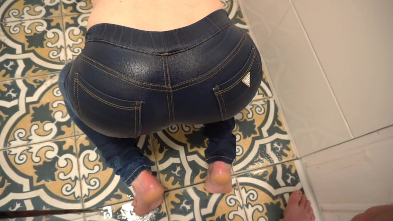 Aqua Pola: Desperate pee in jeans next he pee on my ass