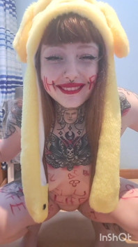 Ahegao drool và đi tiểu