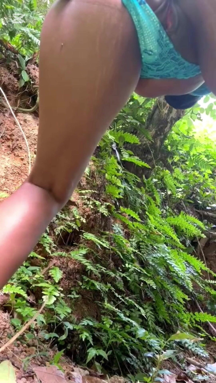 Sweetysingle: Plug anal en el jardín de Sri Lanka, mamá en...