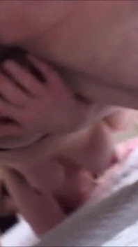 Deux femmes matures se font sodomiser dans un quatuor