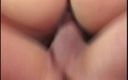 Hot Girlz: Сексуальна брюнетка з натуральними великими цицьками насолоджується під час гарячого траху 69